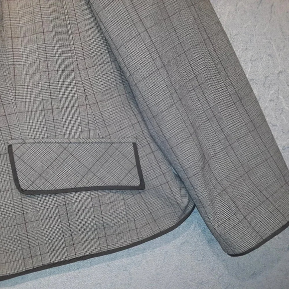 Norton McNaughton Woman's Brown Plaid Blazer Size 18W - Picture 5 of 16